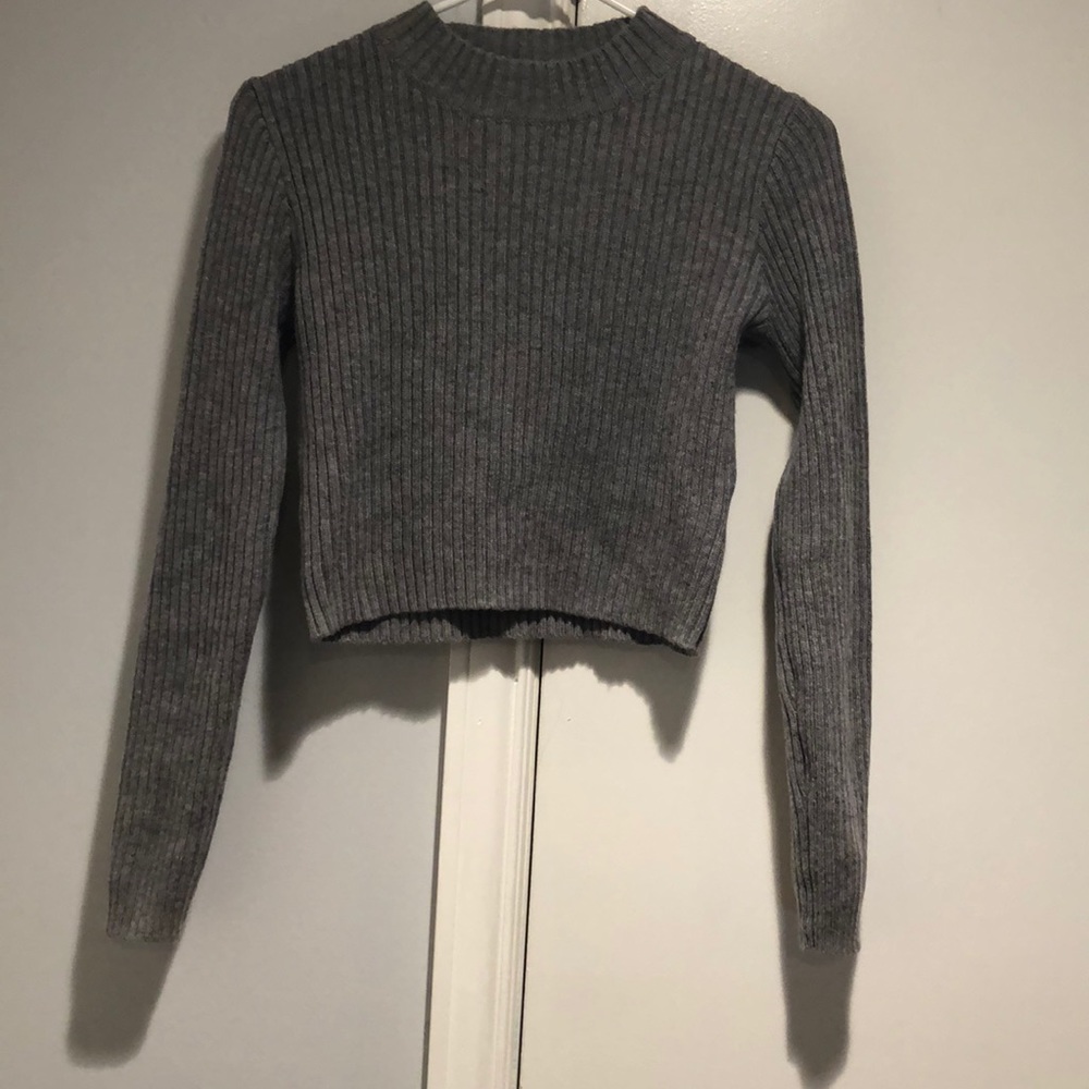 Brandy ❤️ Melville Cropped Sweater
